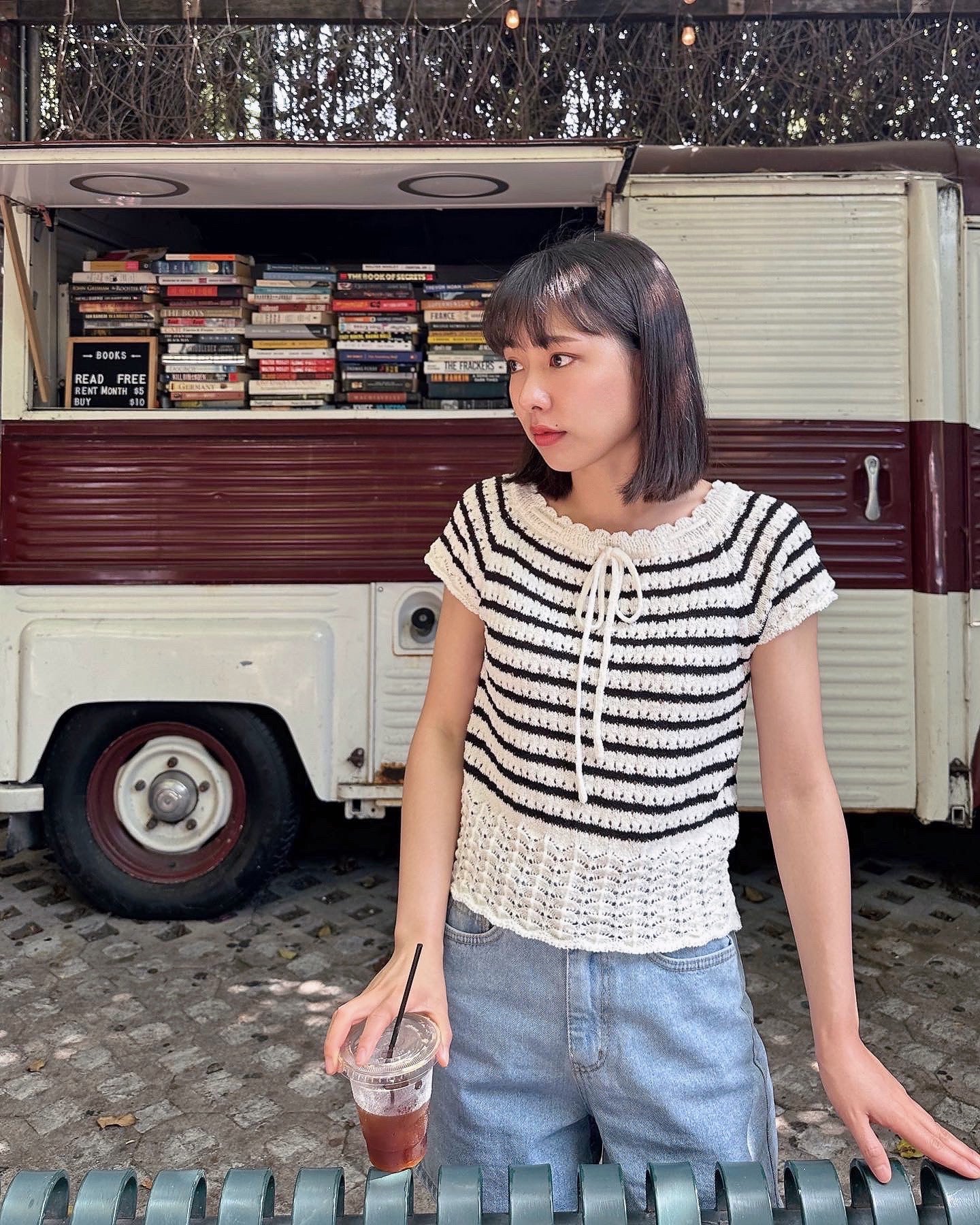 String Punching Knit Top