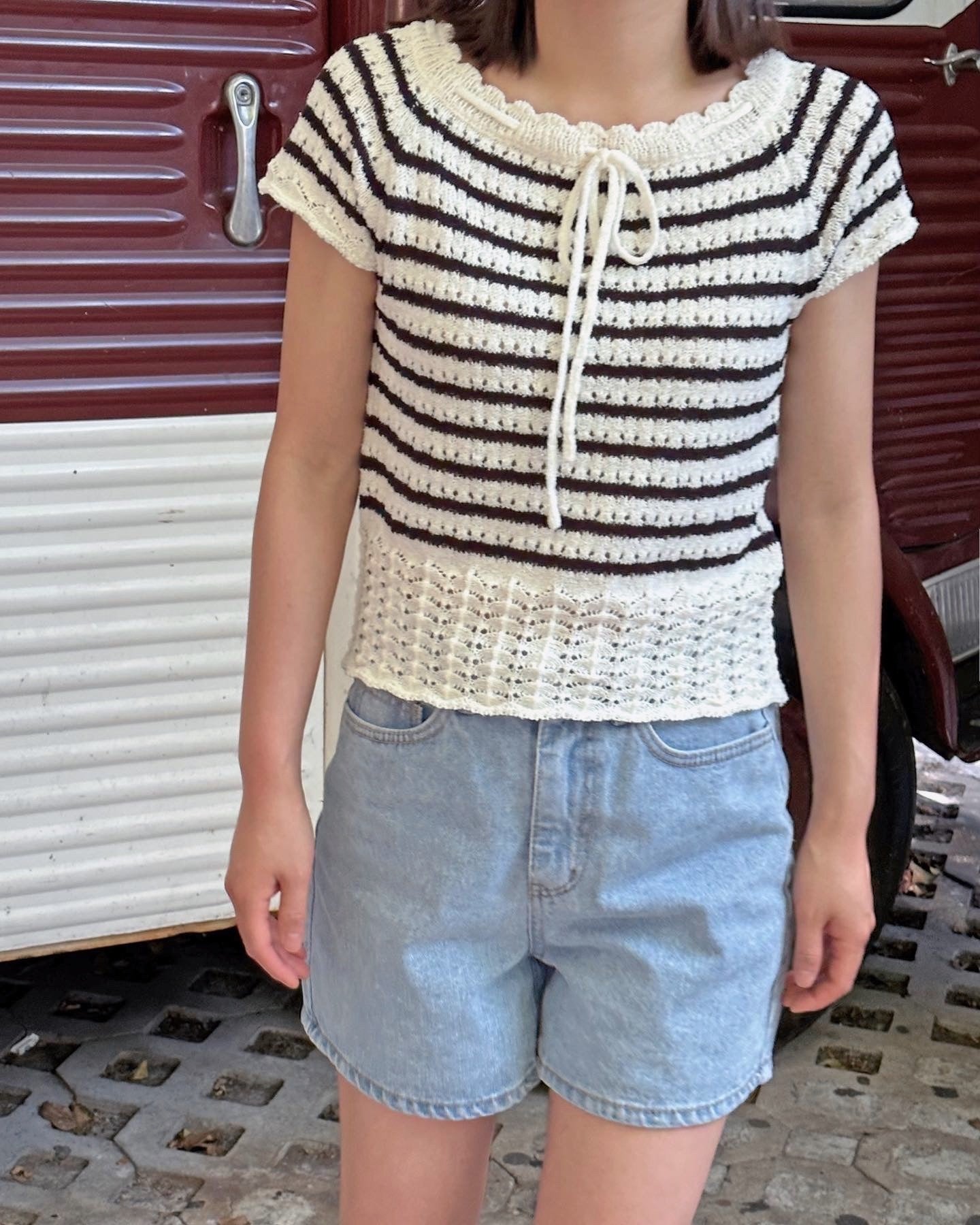 String Punching Knit Top