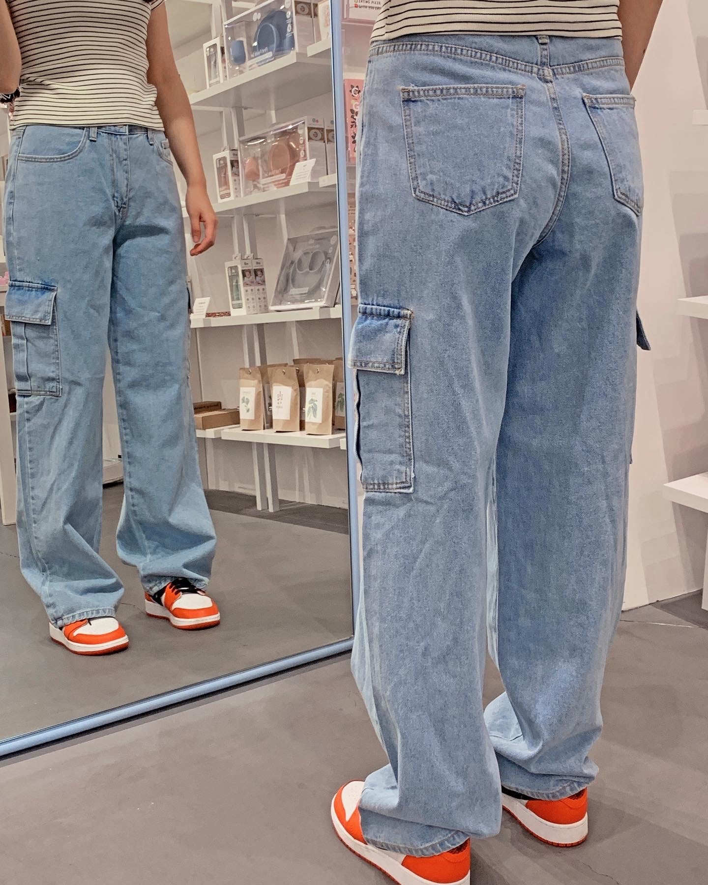 Side Pockets Wide Leg Jeans