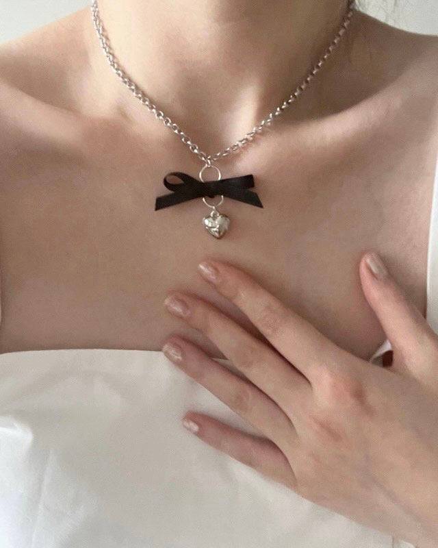 Heart & Ribbon Chain Necklace