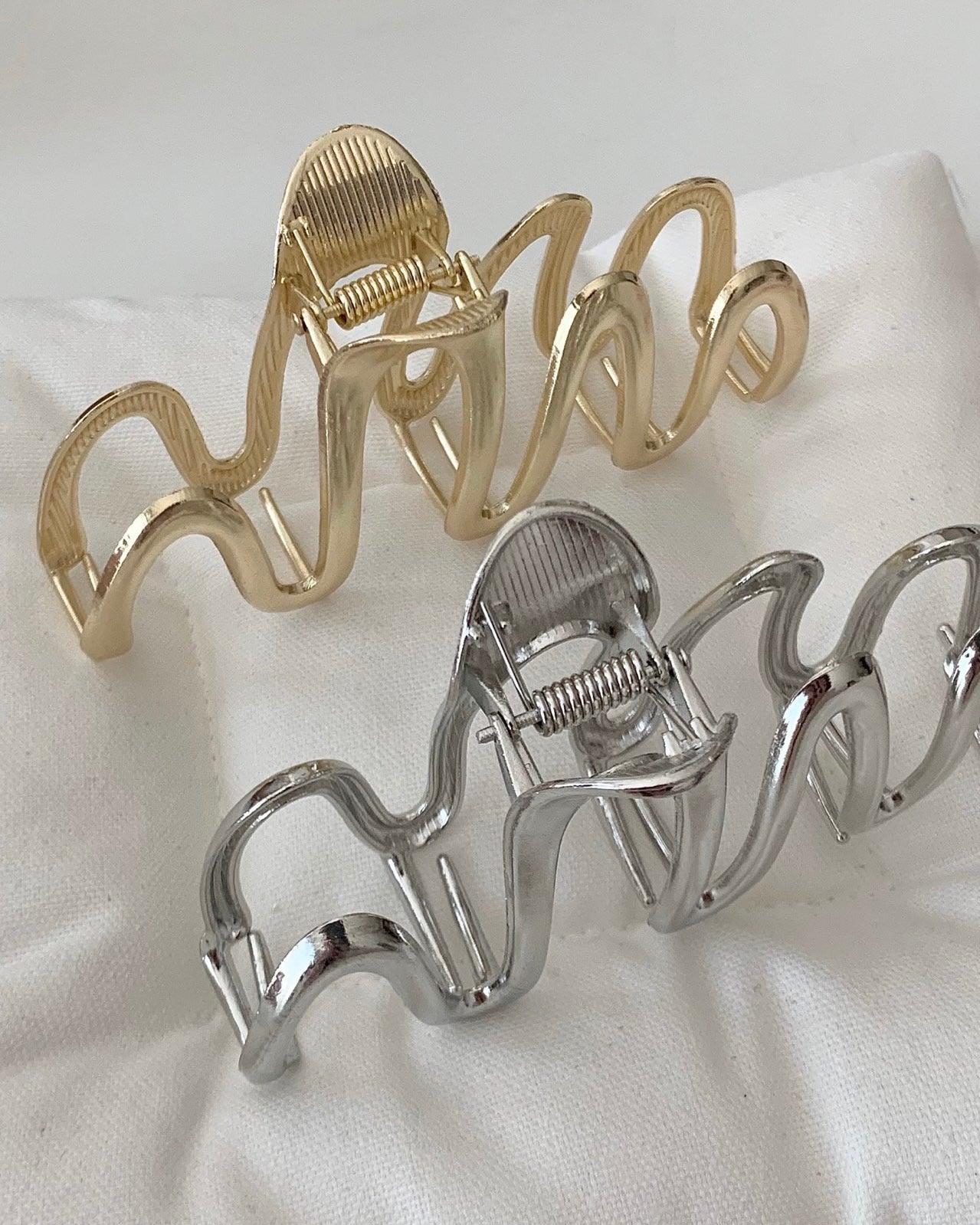 Wavy Metal Hair Claws