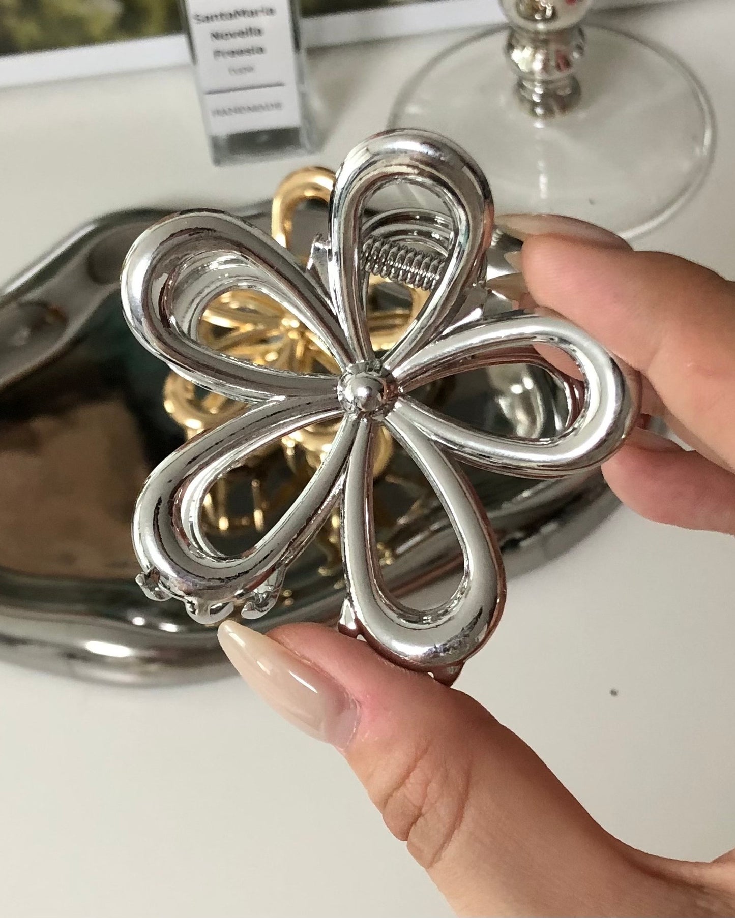 Metal Daisy Claw Clip