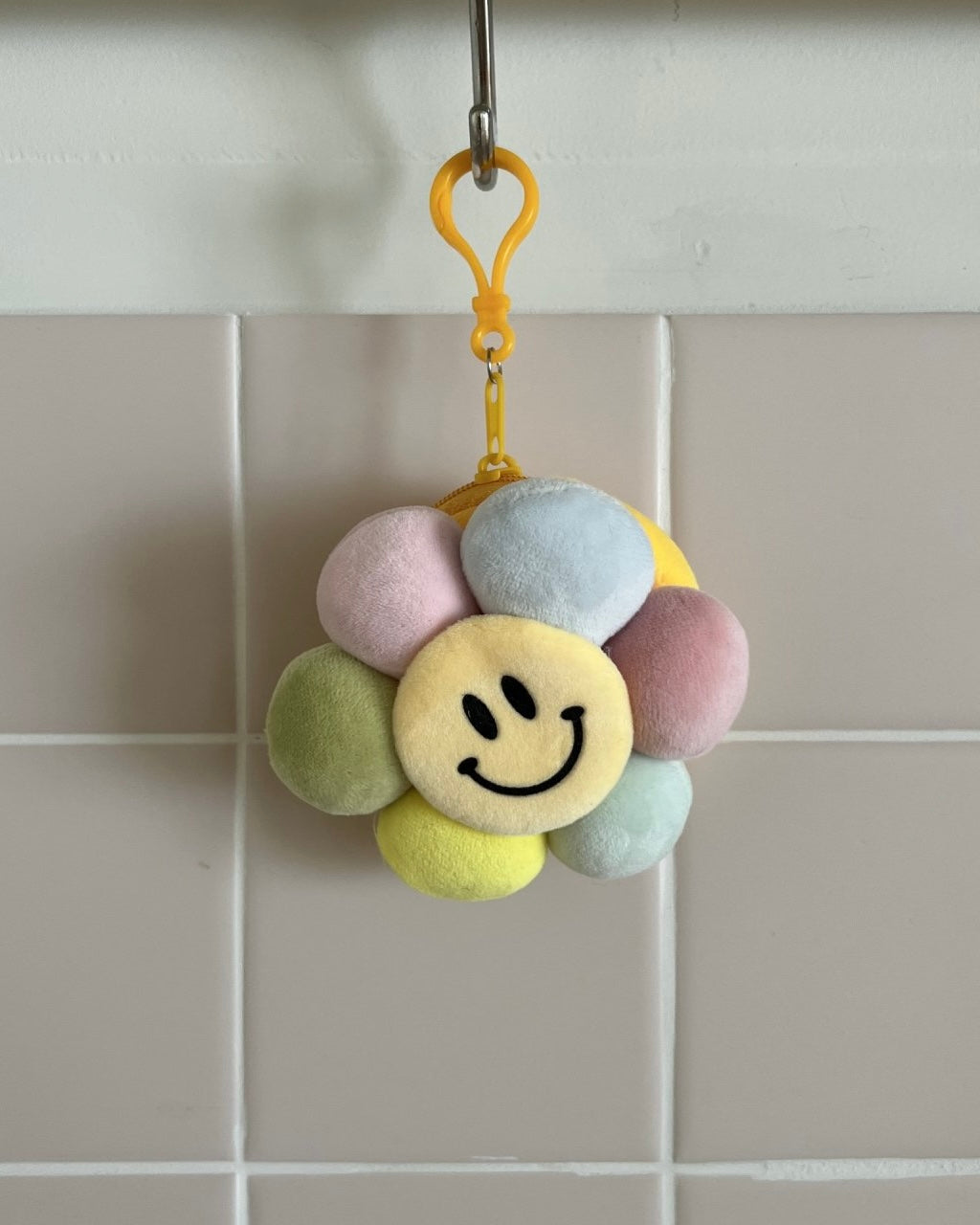 Smile Daisy Pouch Keychain