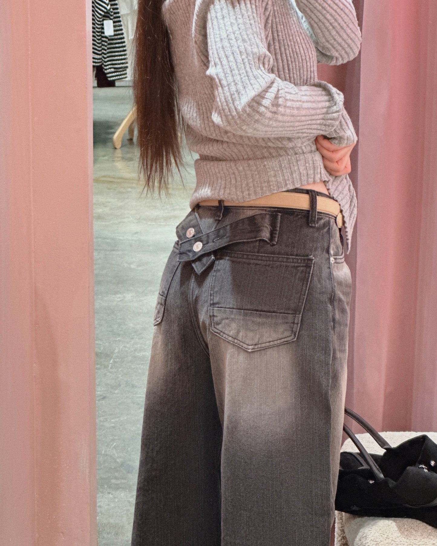 Snap-Back Washed Jeans