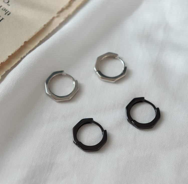 Simple Mini Huggie Earring