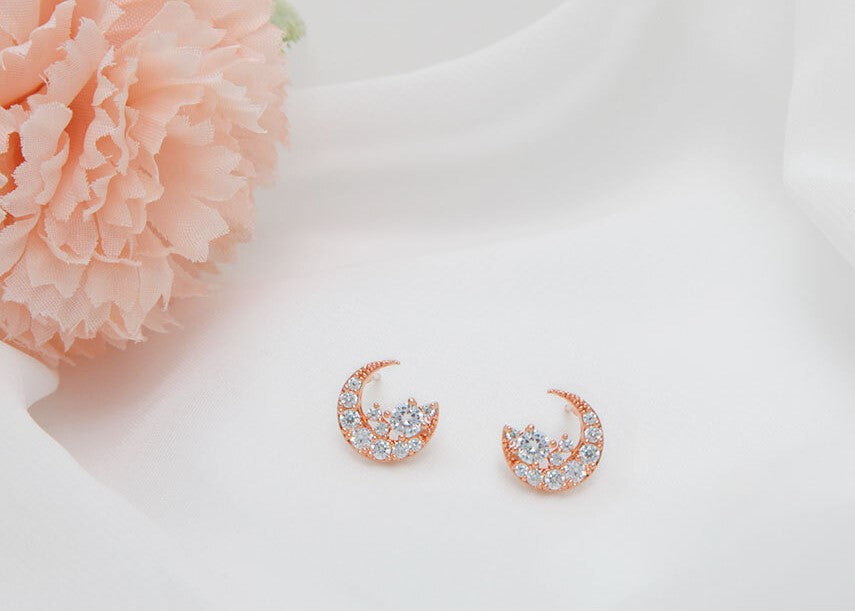 14K Gold Filled Pin Crescent Moon Stud Earring