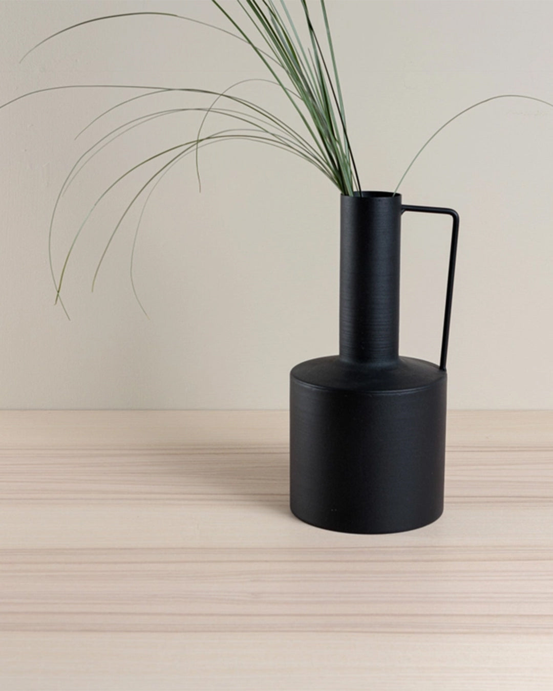 Chickidee Joti Black Metal Vase