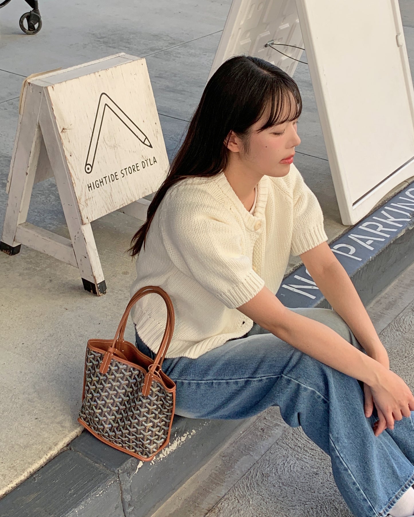 Button Bloom Knit Cardigan