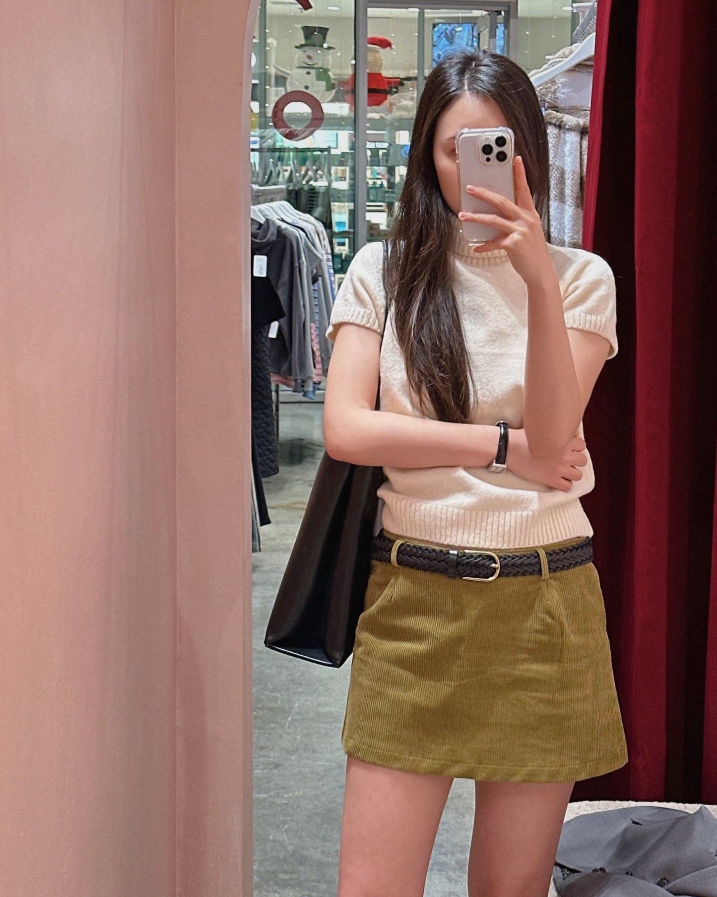 Minimalist Turtleneck Knit