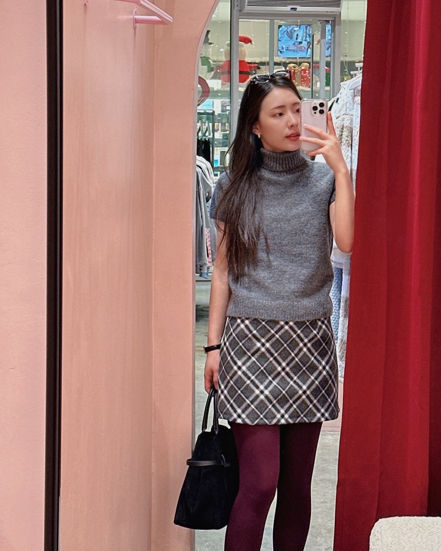 Minimalist Turtleneck Knit