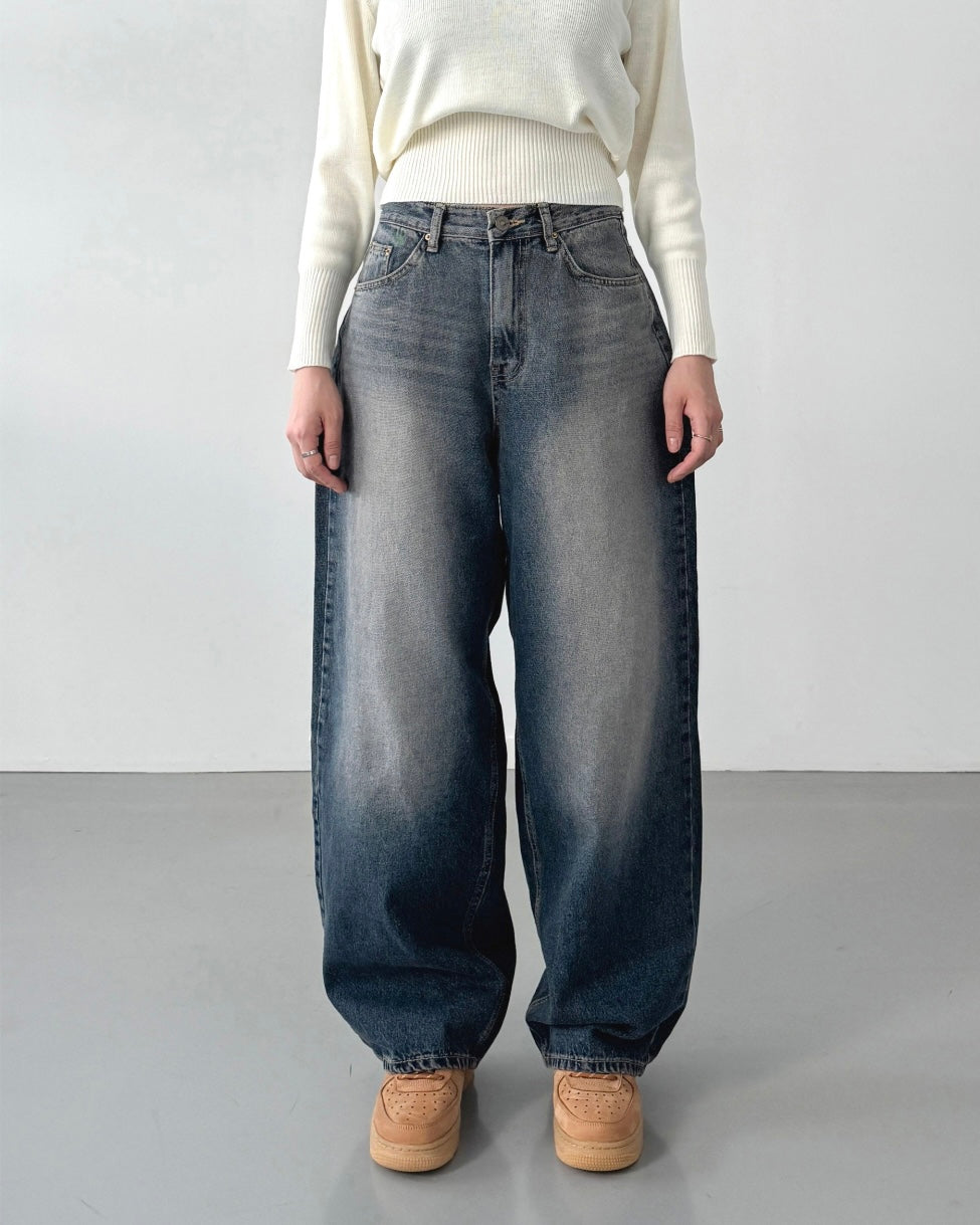 Balloon Fit Washed Jeans