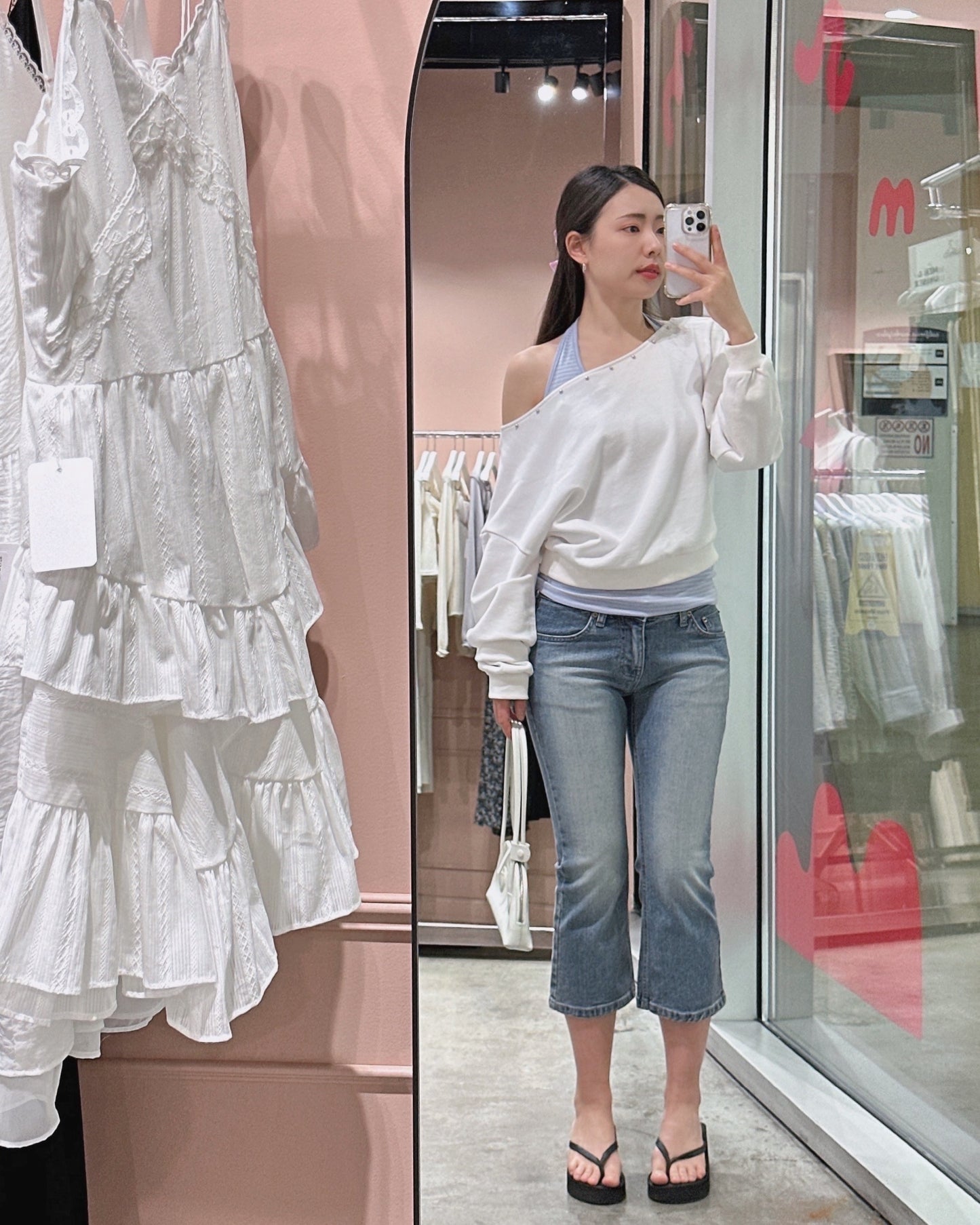 Low-Rise Capri Jeans