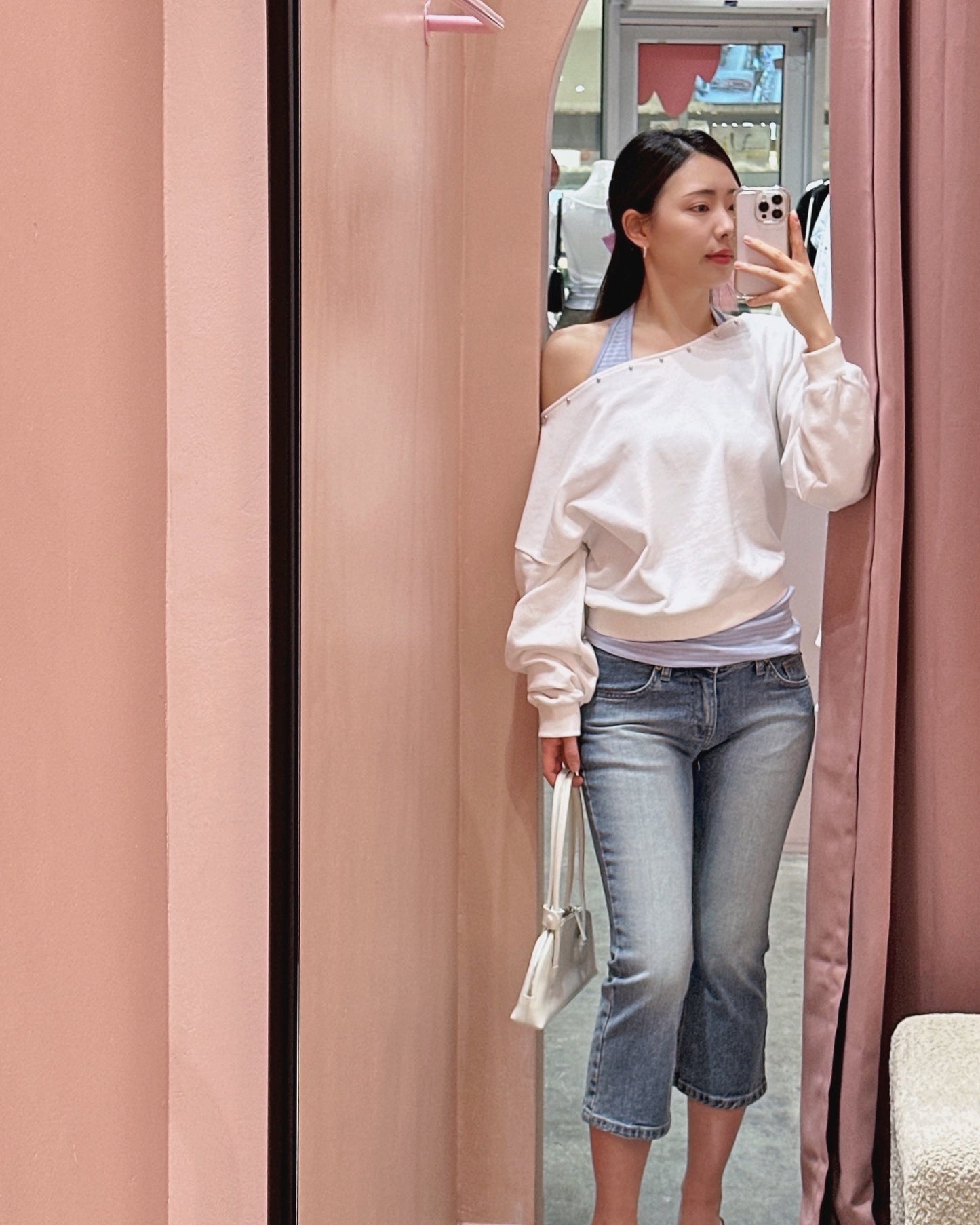 Low-Rise Capri Jeans