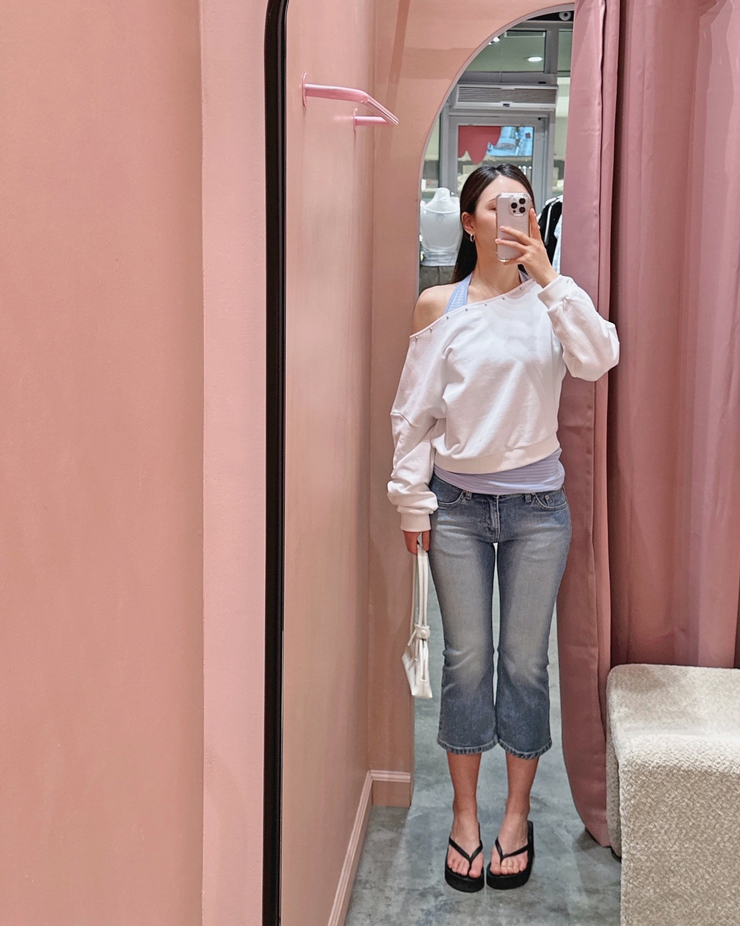 Low-Rise Capri Jeans