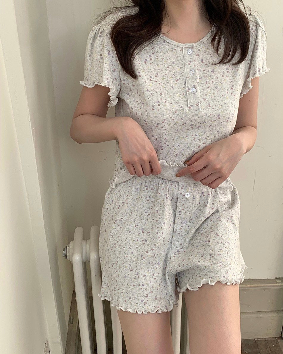 Lettuce Edge Floral Lounge Set