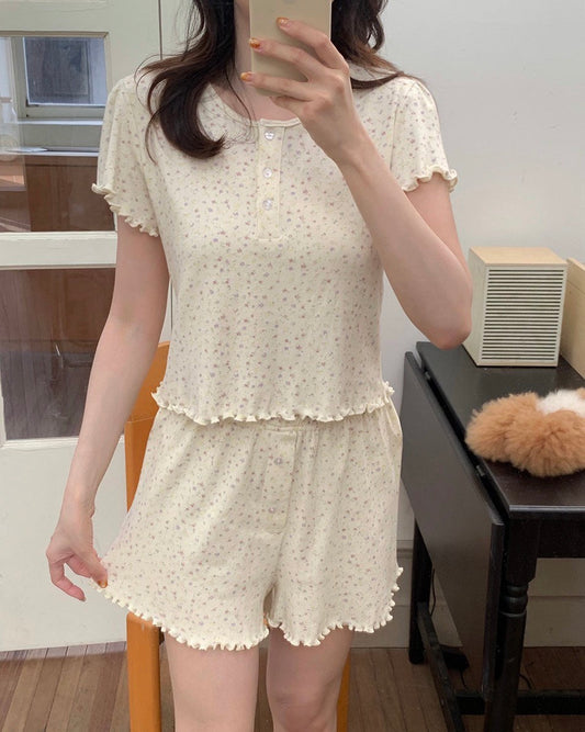 Lettuce Edge Floral Lounge Set