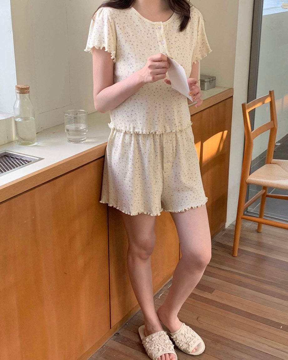 Lettuce Edge Floral Lounge Set
