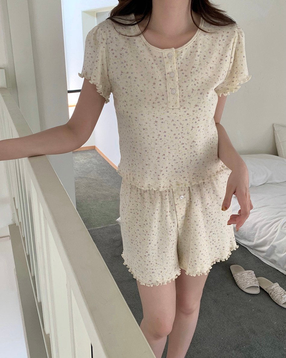 Lettuce Edge Floral Lounge Set