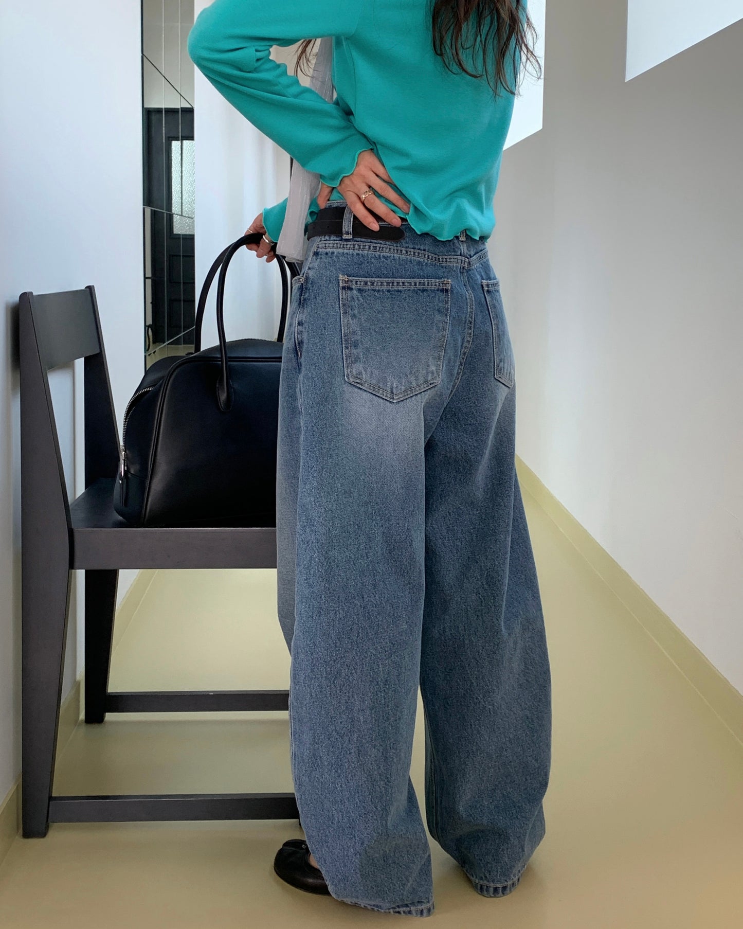 Relaxed Barrel Leg Wide Jeans