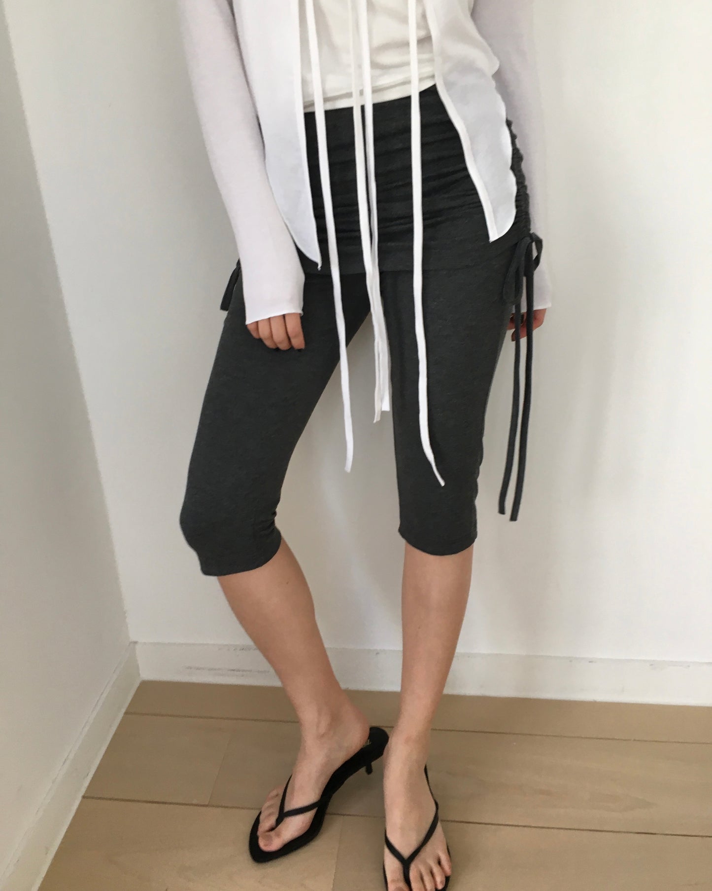 Side Tie Capri Leggings