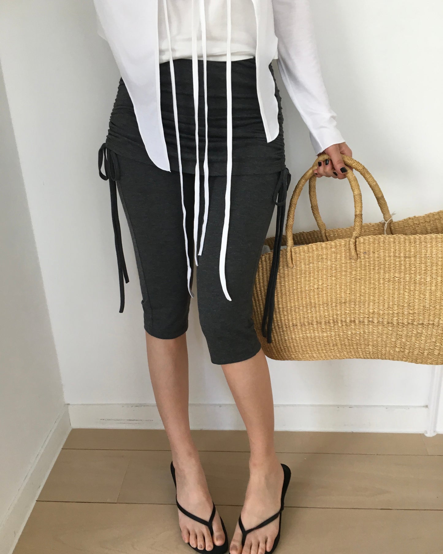 Side Tie Capri Leggings