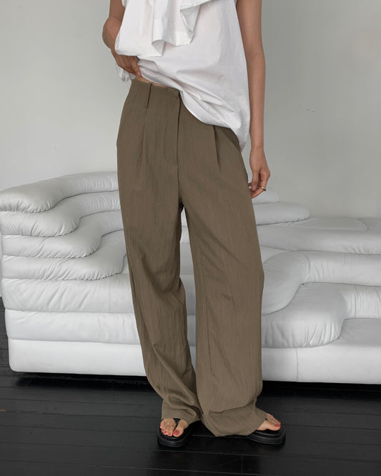 Relaxed Pleated Pants