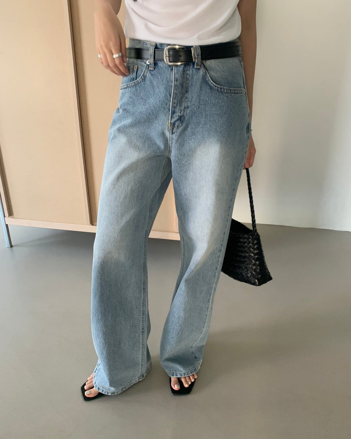 Relaxed Straight Jeans