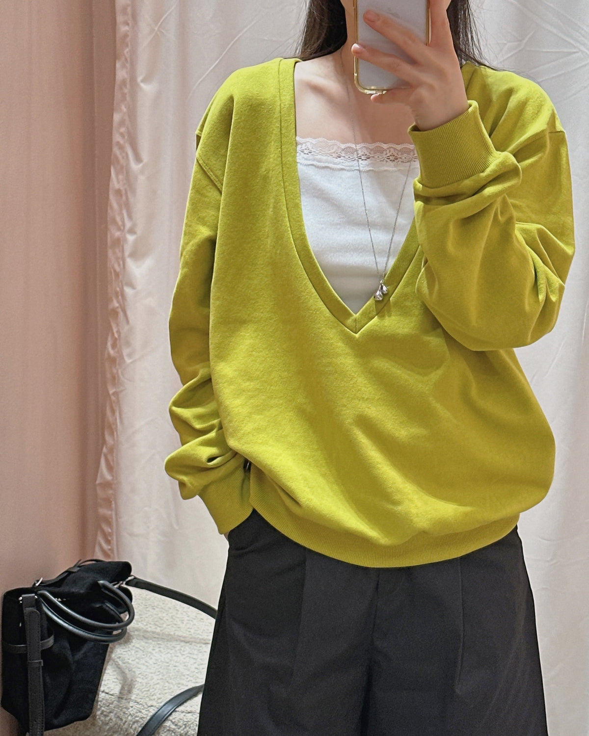 Deep V Pullover