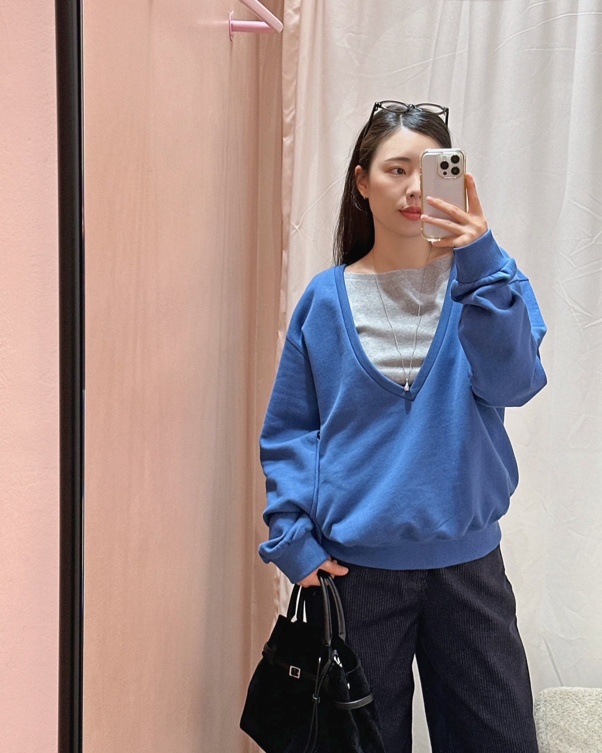 Deep V Pullover