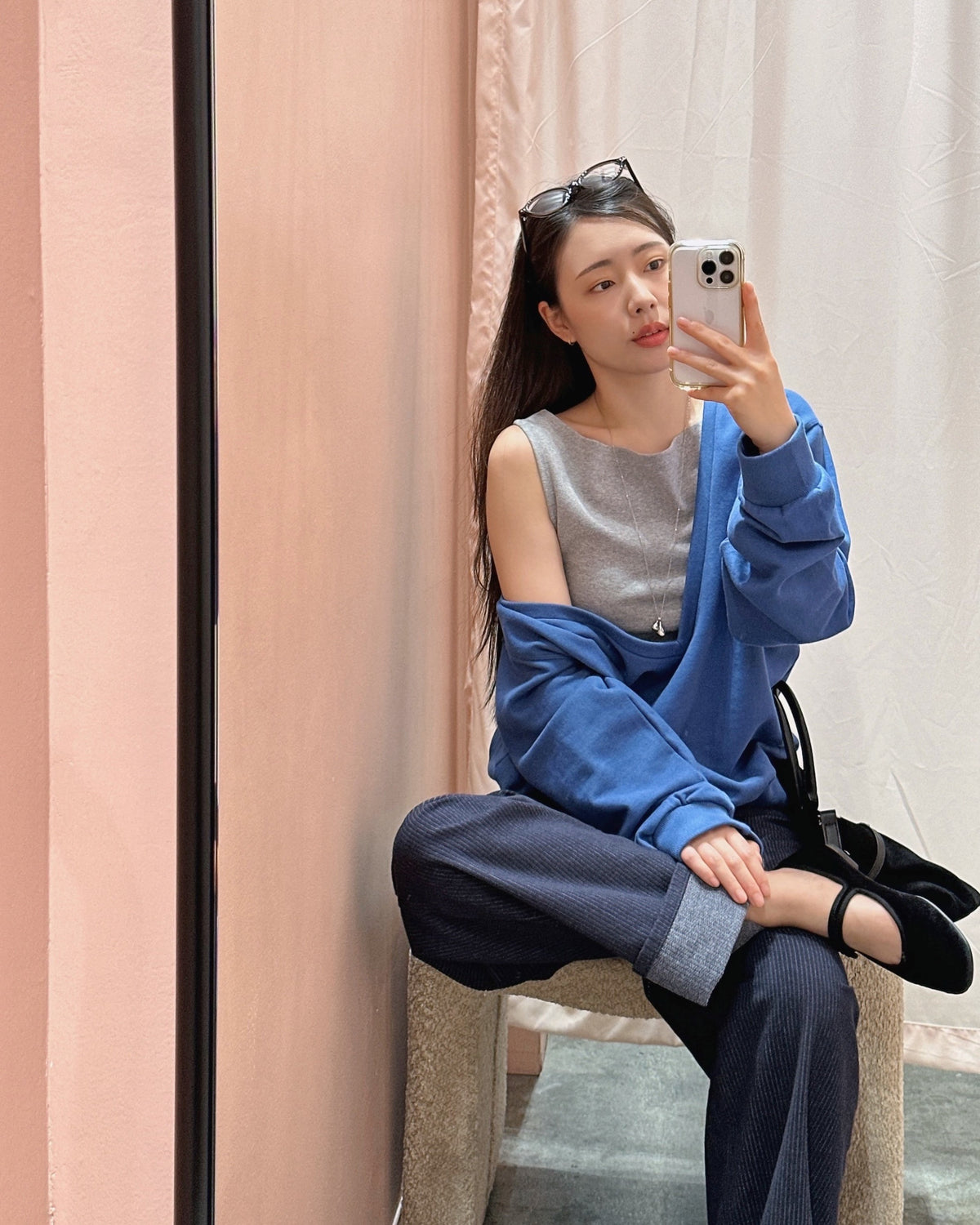Deep V Pullover