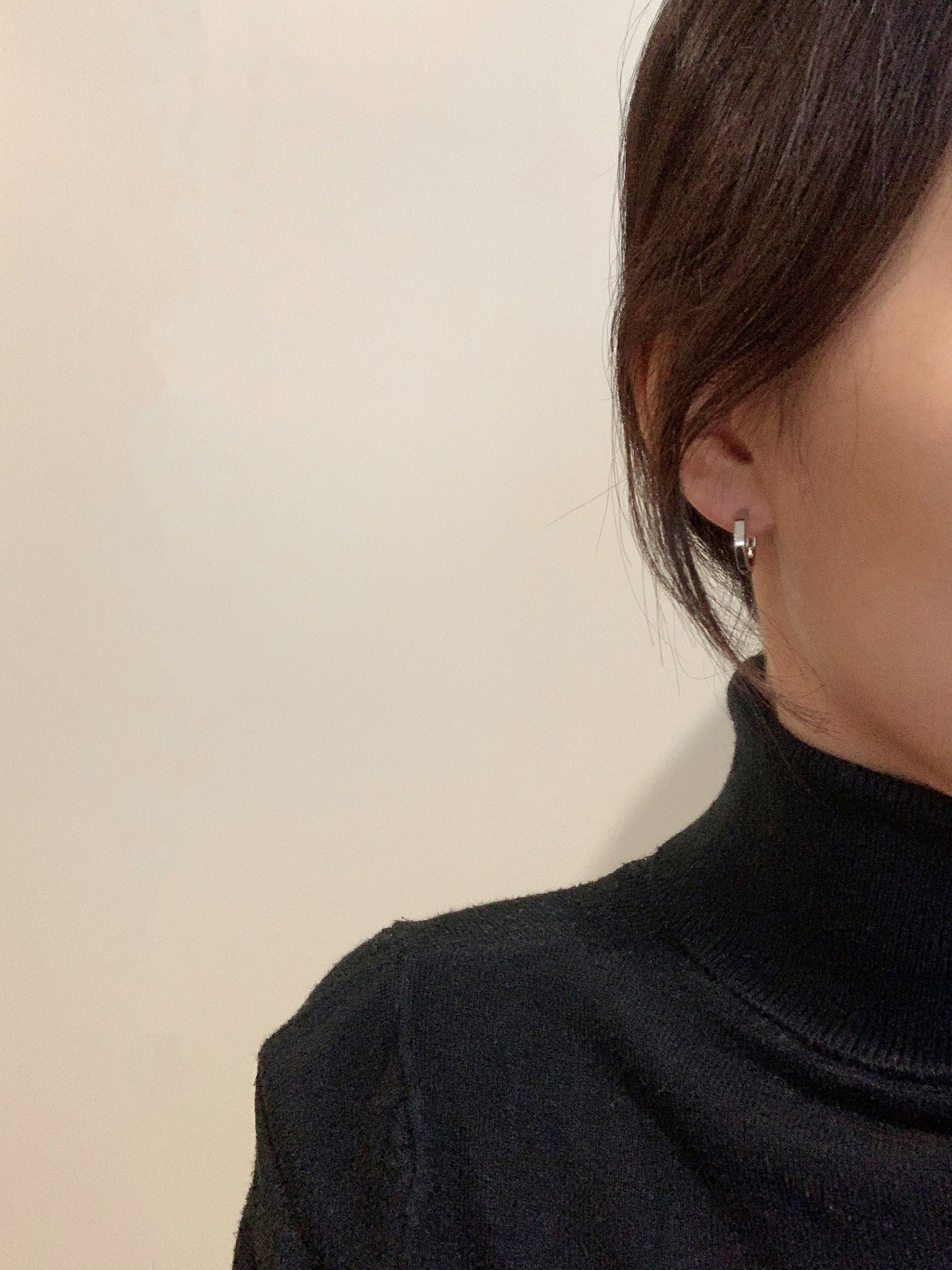 Simple Mini Huggie Earring