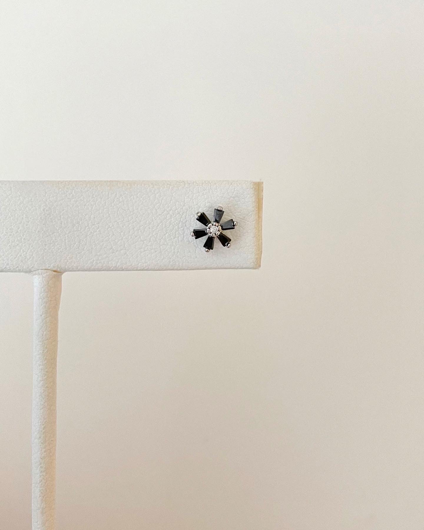 Black Flower Piercing Jewelry (Single Piece)