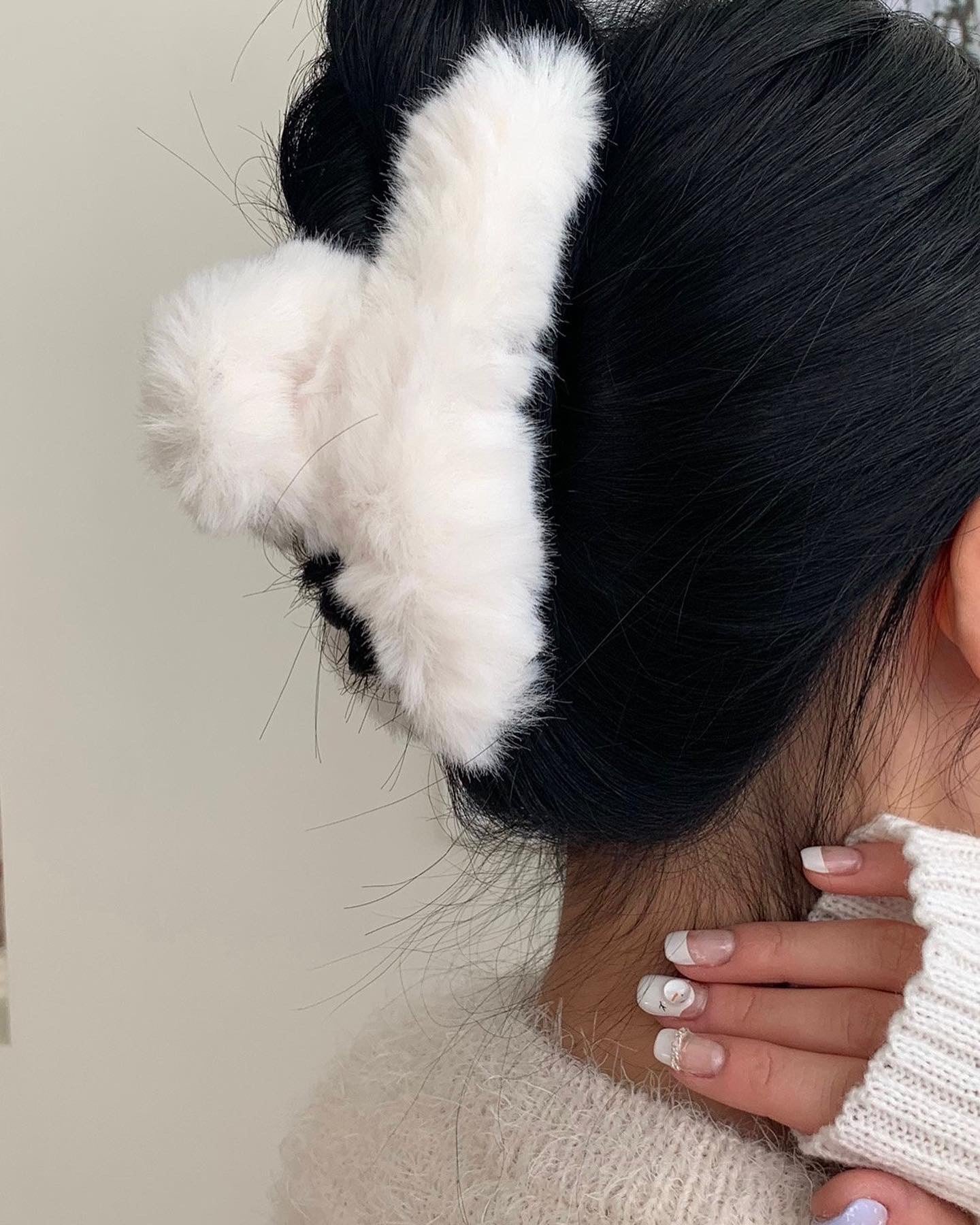 Tie Jumbo Furry Claw Clip