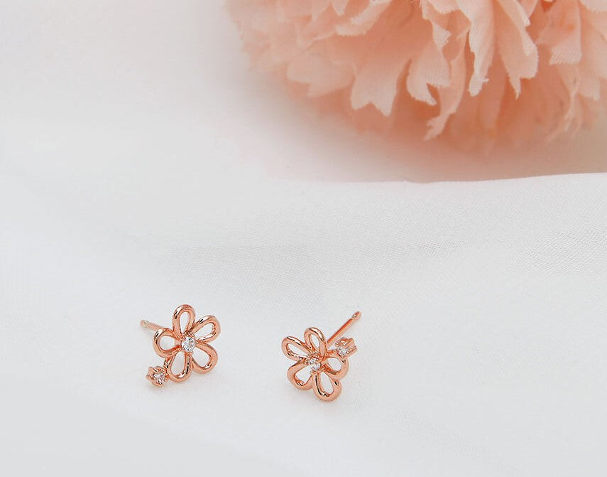 14K Gold Pin Mini Flower Stud Earring